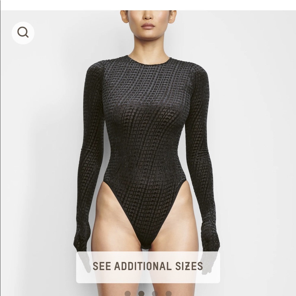 SKIMS VELVET GLOVE BODYSUIT